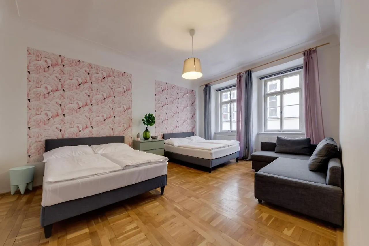 פראג Curiosity Apartments