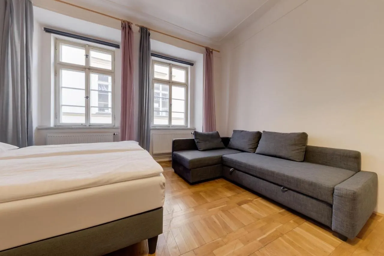 פראג Curiosity Apartments