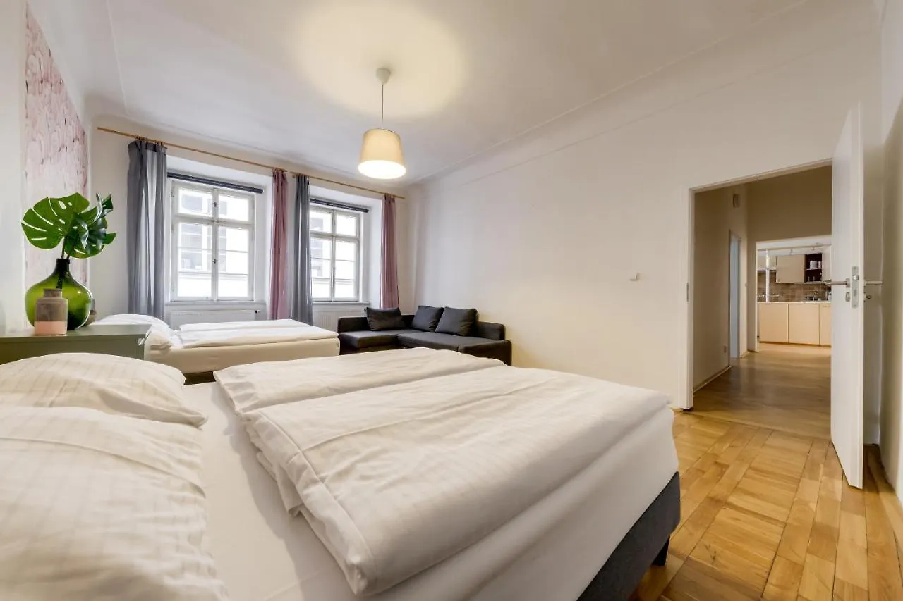 פראג Curiosity Apartments