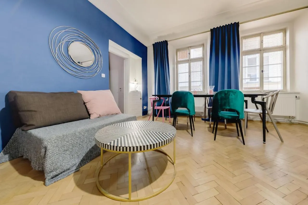 פראג Curiosity Apartments