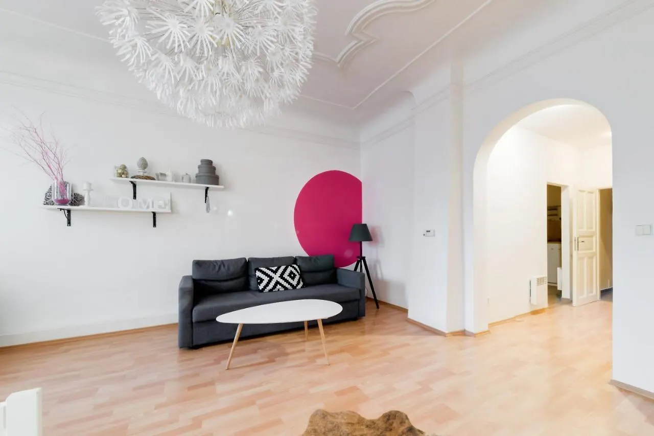 פראג Curiosity Apartments צ'כיה