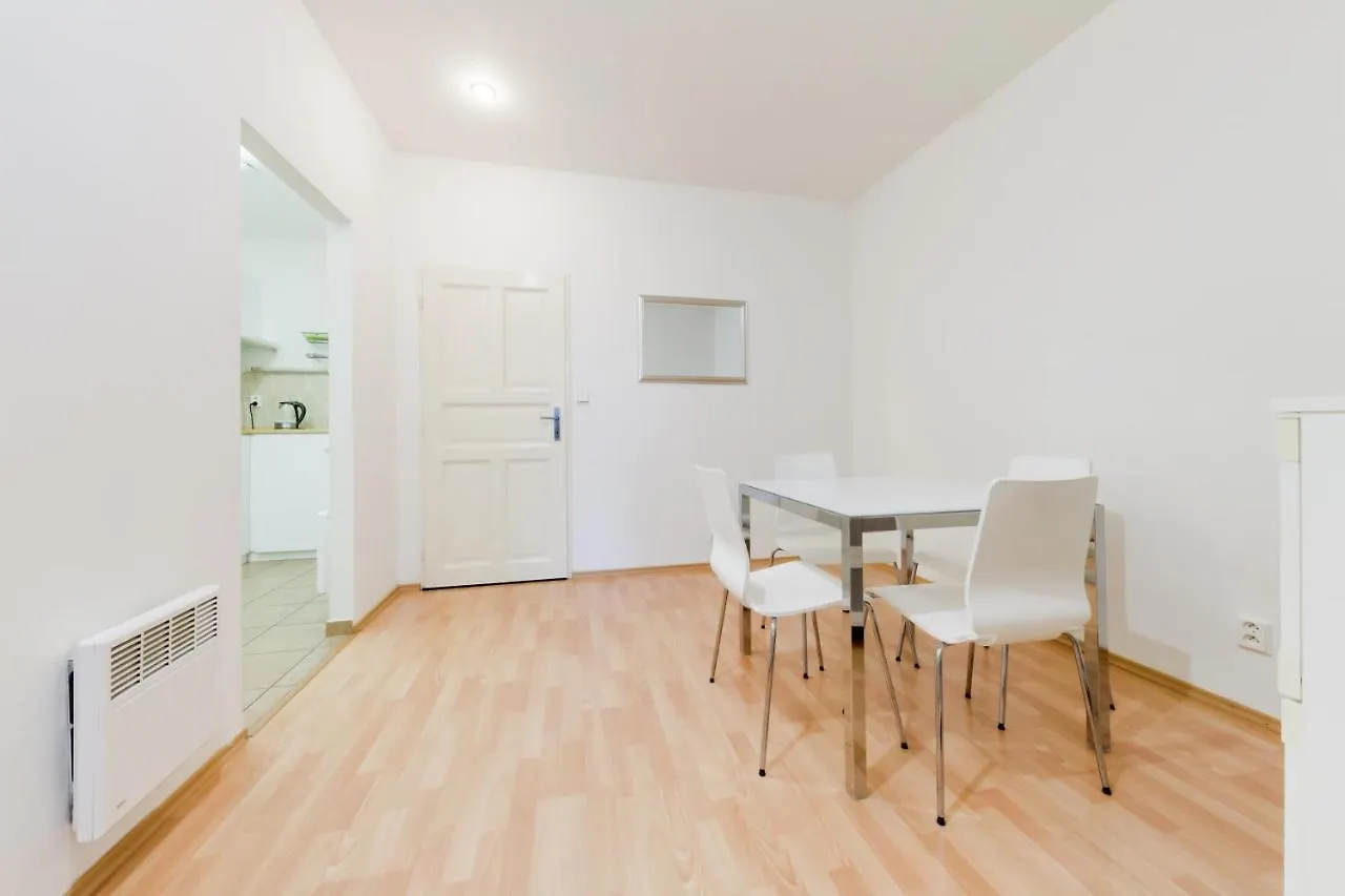 פראג Curiosity Apartments