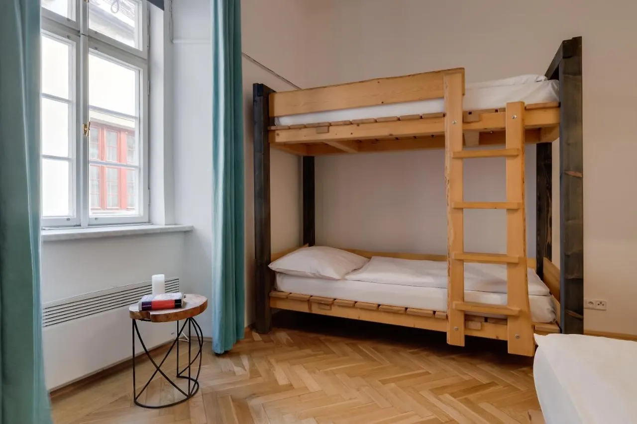 פראג Curiosity Apartments