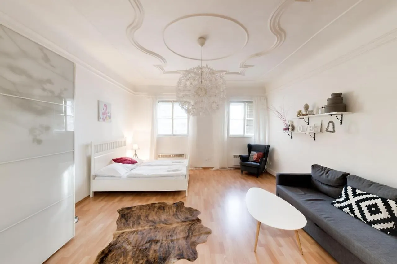 פראג Curiosity Apartments