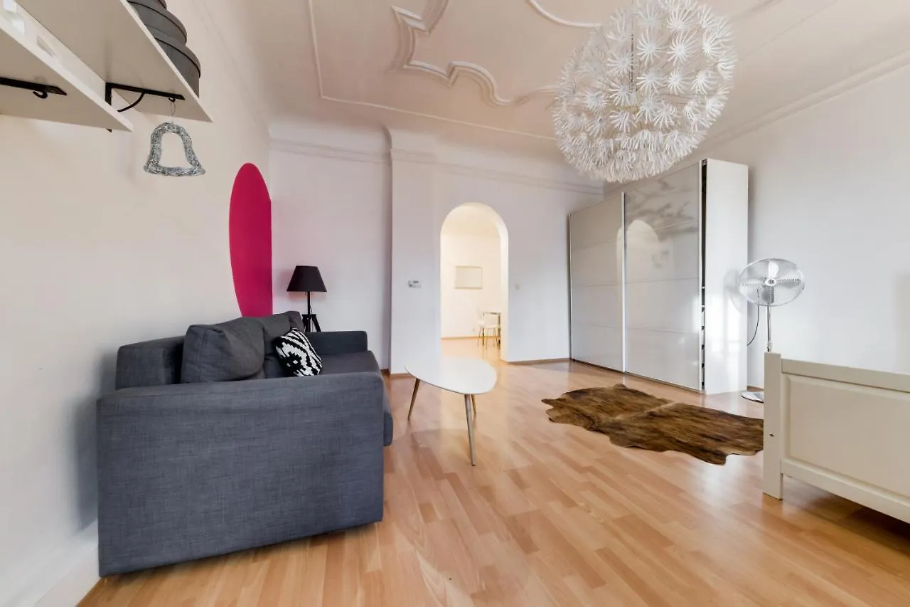פראג Curiosity Apartments