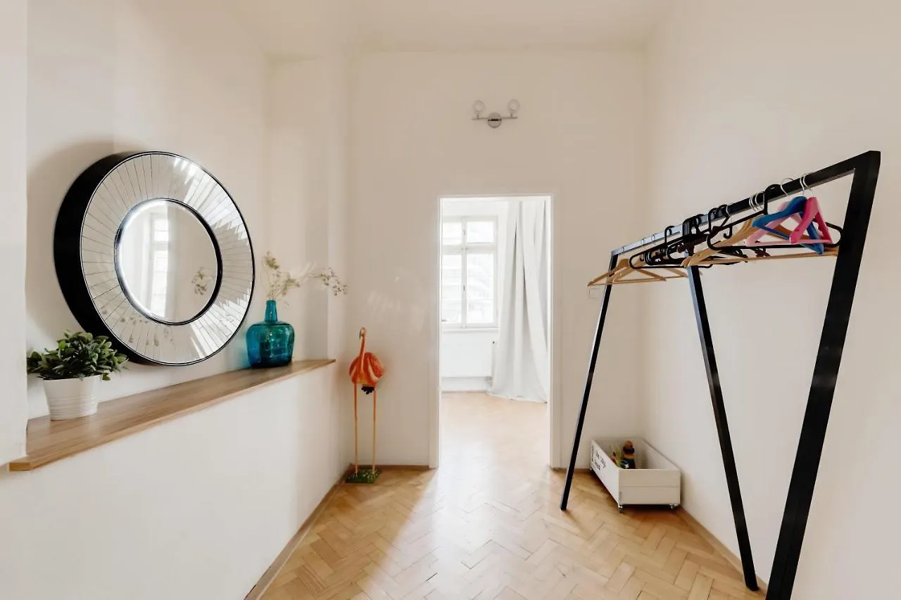 פראג Curiosity Apartments